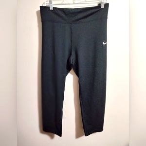 Nwts Women's size 3X Black Nike workout Capris
